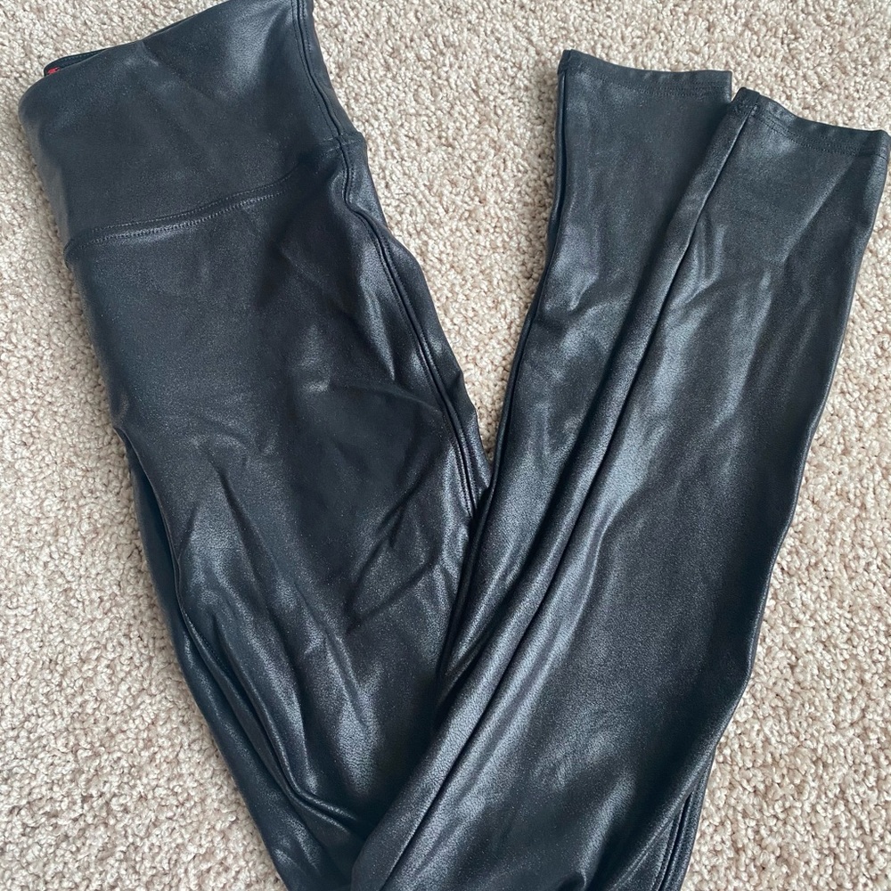 LIKE NEW SPANX faux leather leggings
